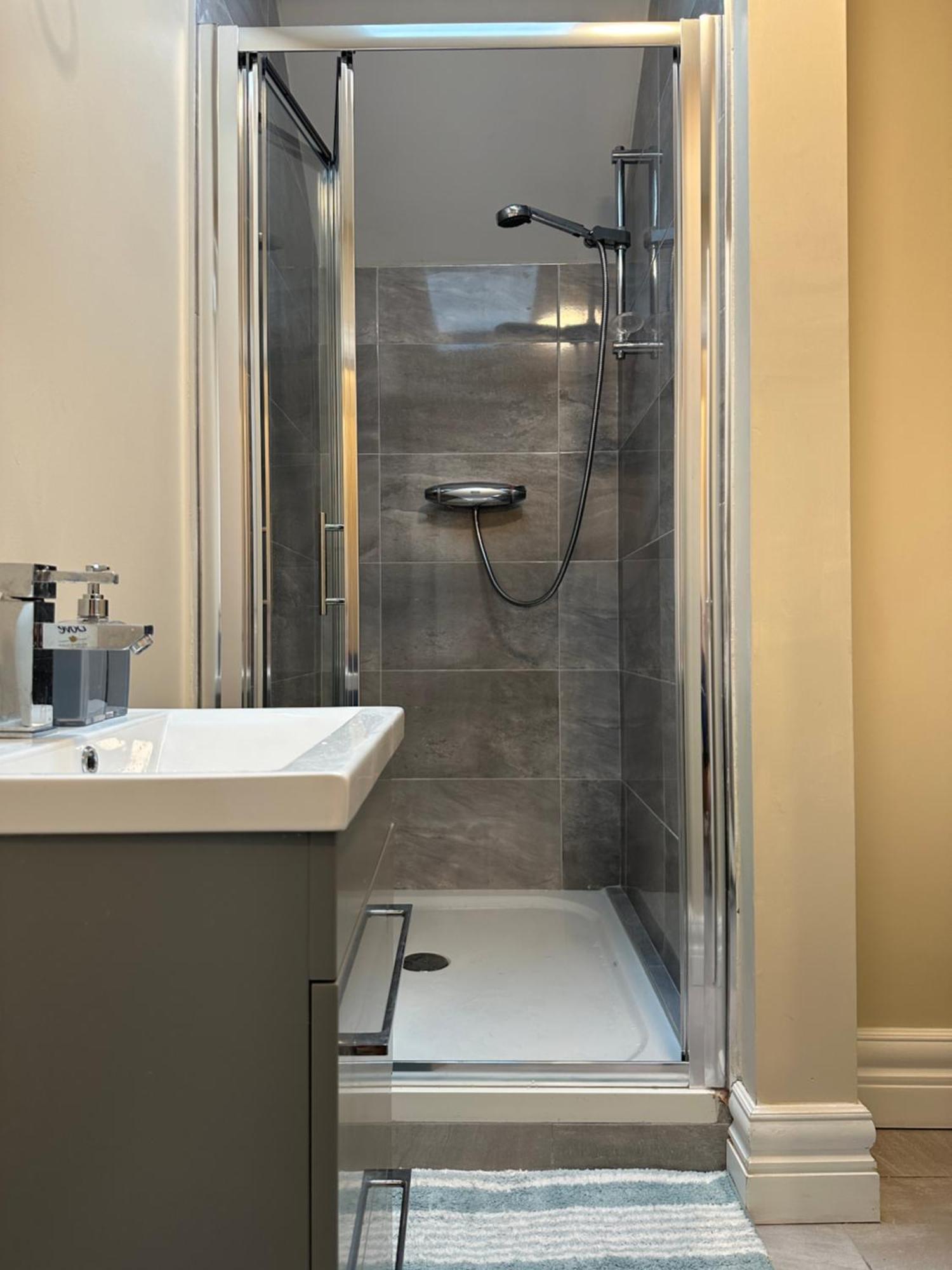 Adams Complex Tullamore